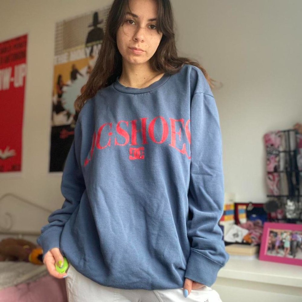 vintage dc shoes authentic crewneck